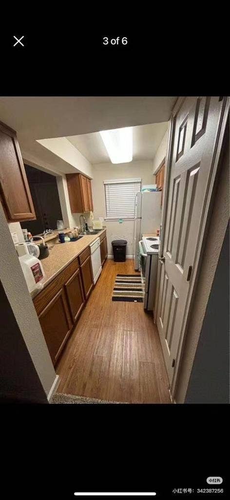 Looking for a female roomate