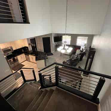 Nice N. Phx 
upscale condo to share!