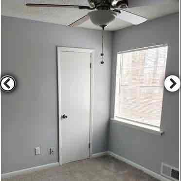 Private room for rent in townhouse