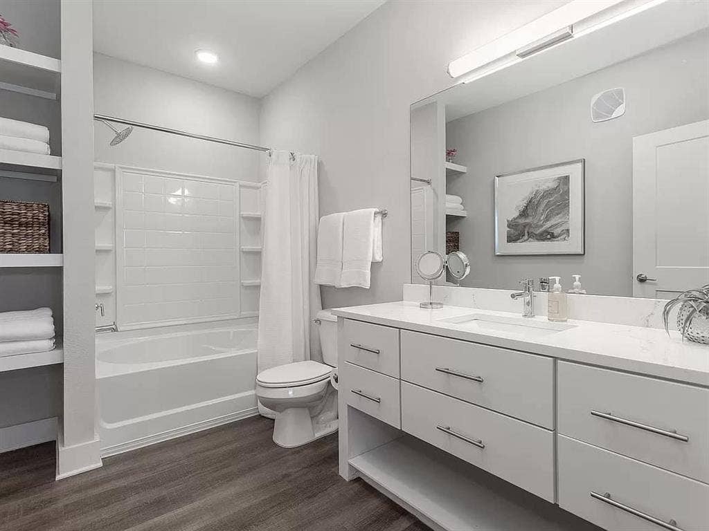 1br - Spacious  bath apart