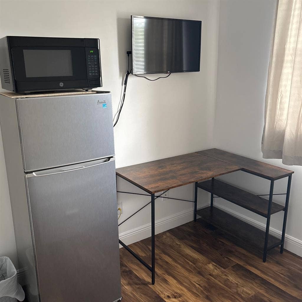 Excellent location Room x Rent