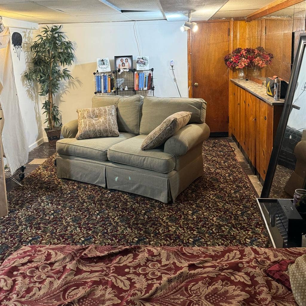 Big basement double bedroom