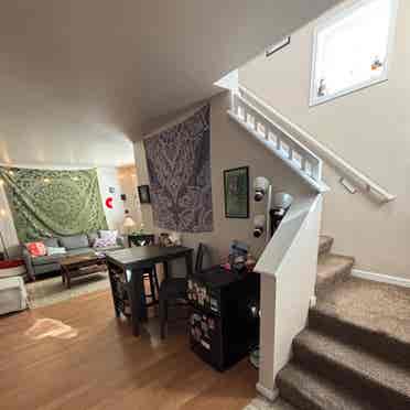 Sublet Master Bed/Bath - 3 bed apt.