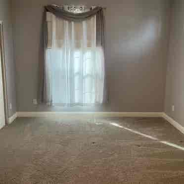 Jr Master Bedroom Available 4 rent