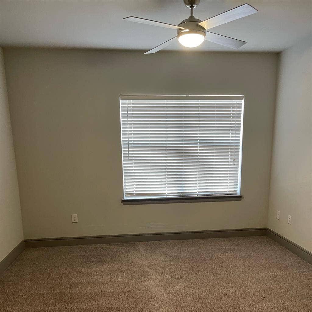 Sorrel Fairview Apt room 
available