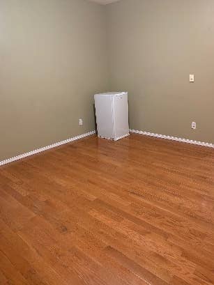 Main room. Looking for roommate.