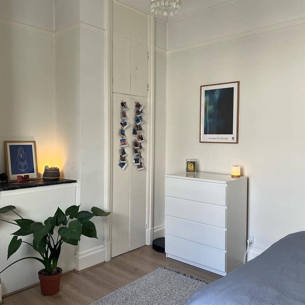 Studio flat sublet