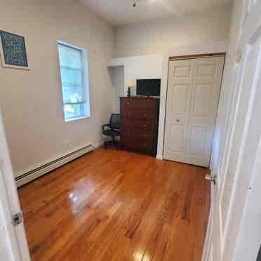 Quiet Cozy Room in Garfield NJ