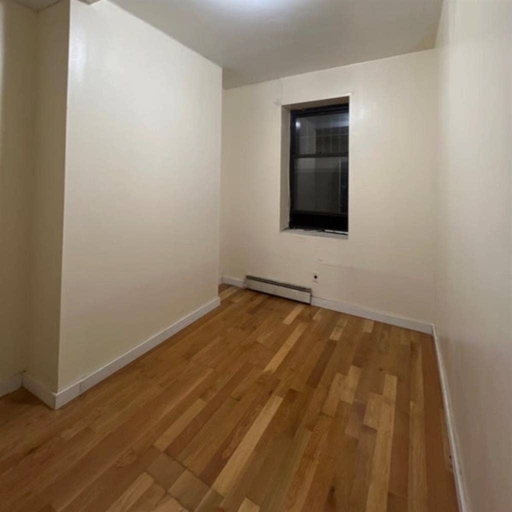 Room available in sunset park