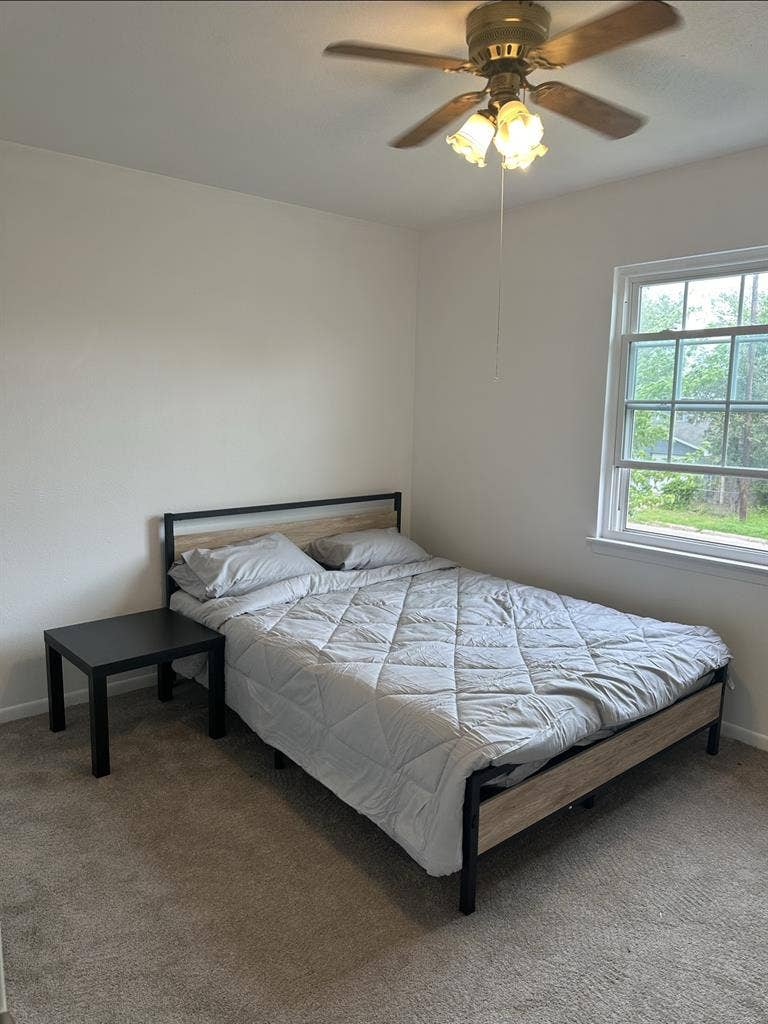 ☘️Spacious Room available in GP!☘️