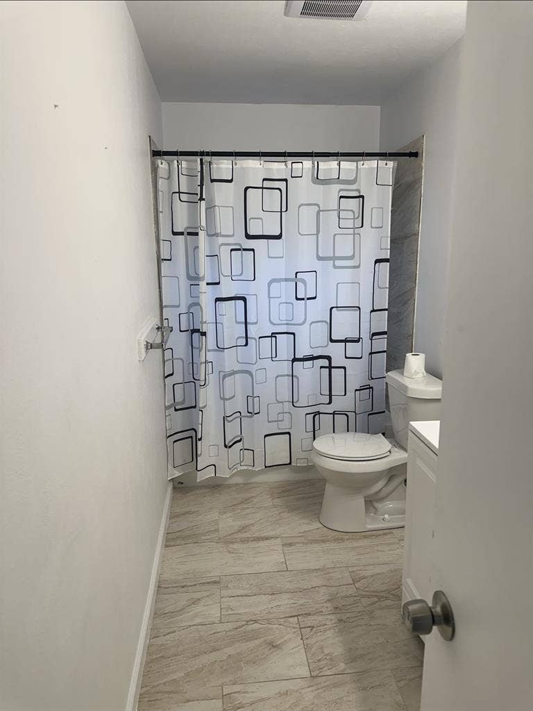 ☘️Spacious Room available in GP!☘️