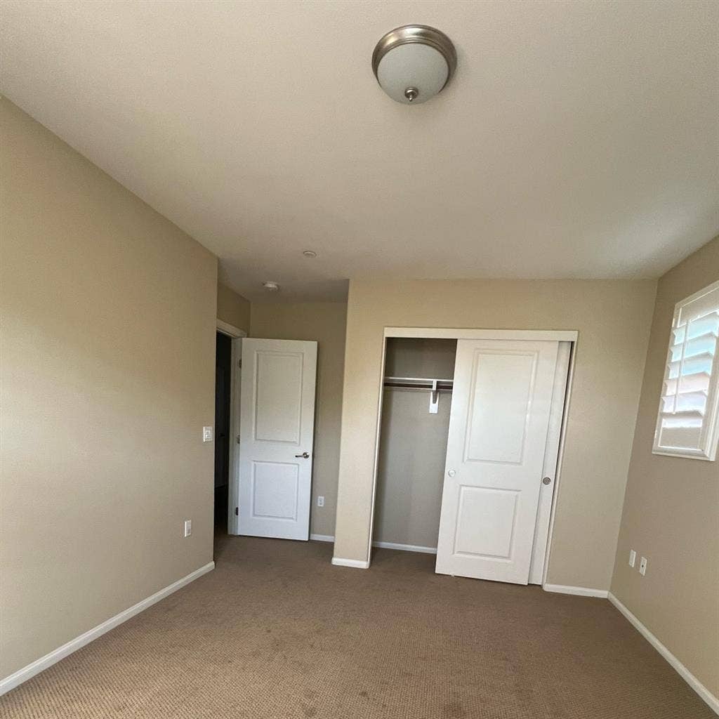 Move in ready 1 br/ba, nice area!!