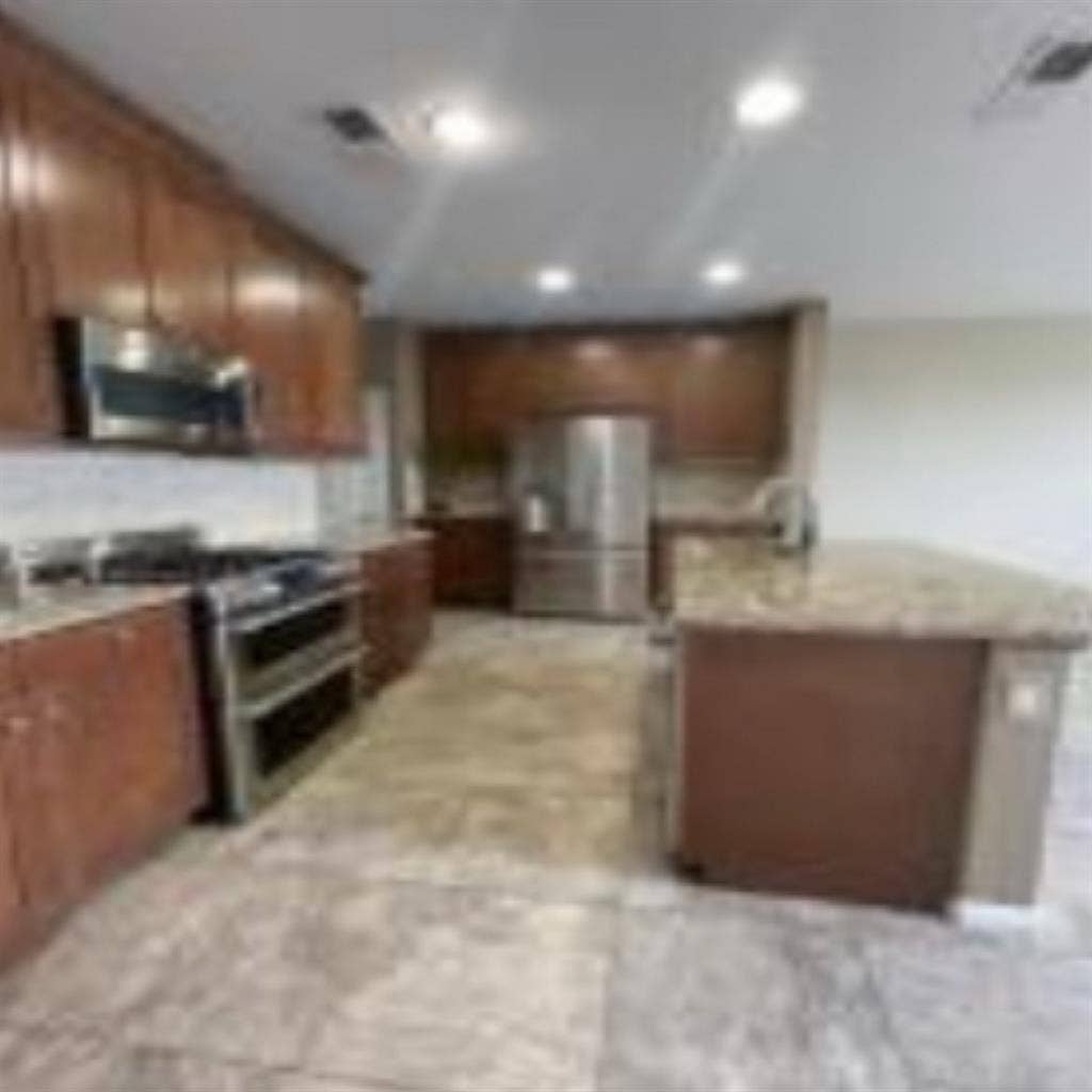 Move in ready 1 br/ba, nice area!!