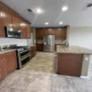 Move in ready 1 br/ba, nice area!!