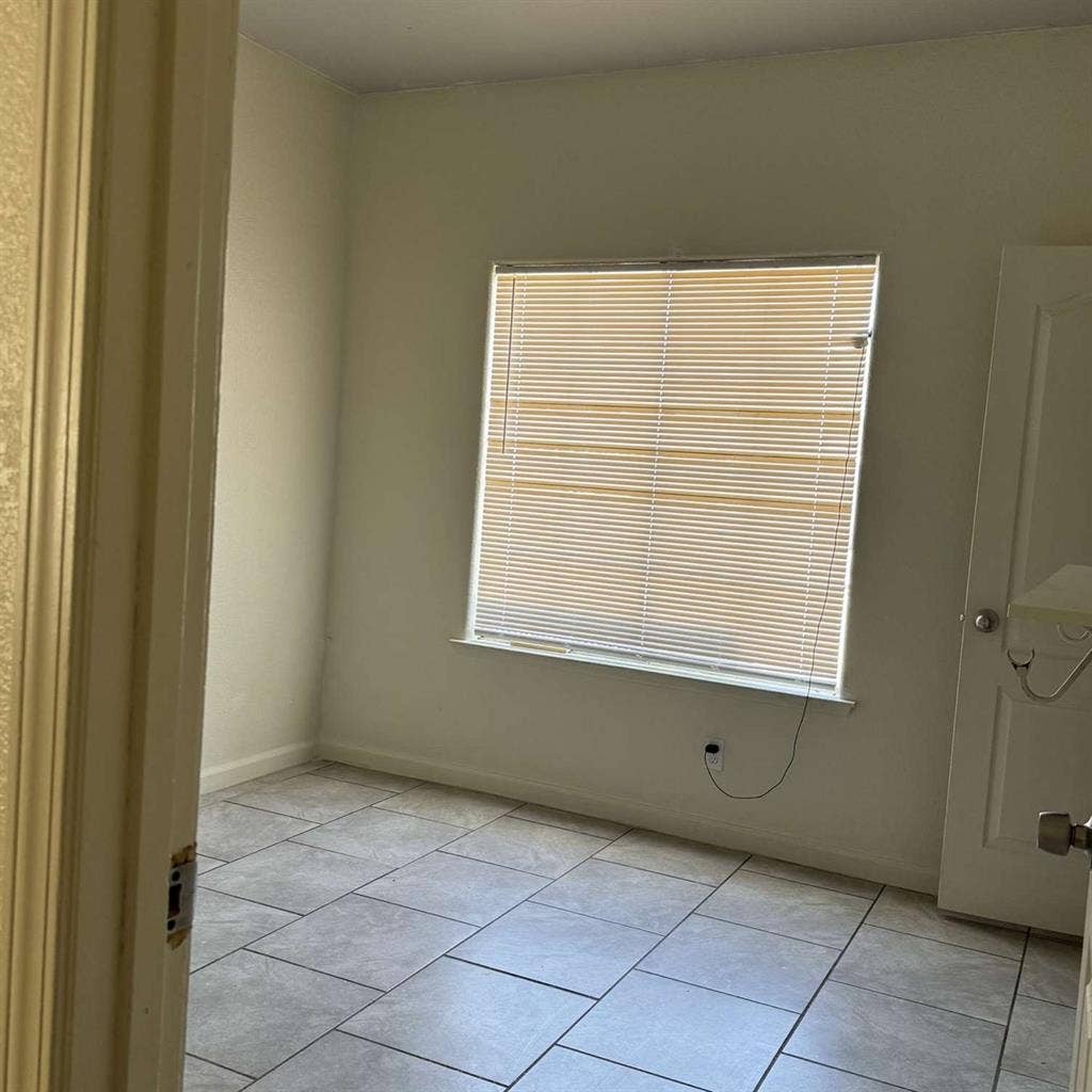 Room available in Fresno