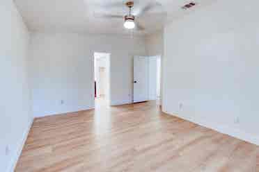 Beautiful Remodeled Home For Rent!