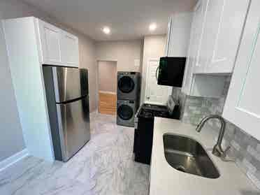 Modern Fully Furnished 2-Bedroom