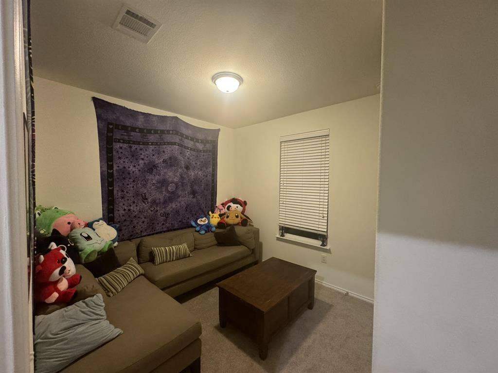 Room(s) for Rent in 3-Bedroom Home