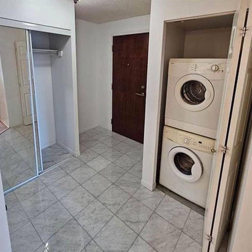 bathroom condo lease