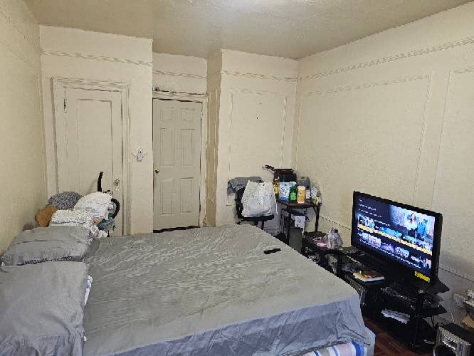 Bedroom for rent short term