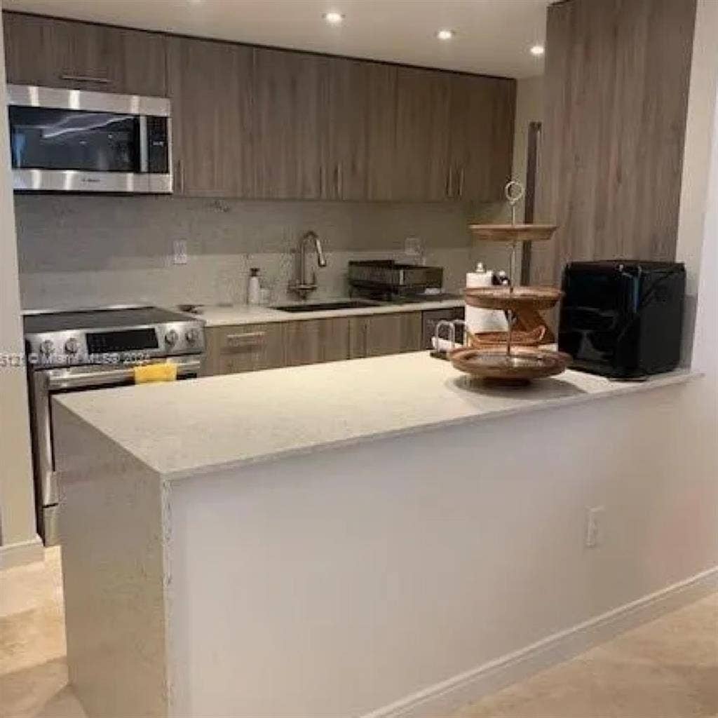 2BR shared condo in North Miami