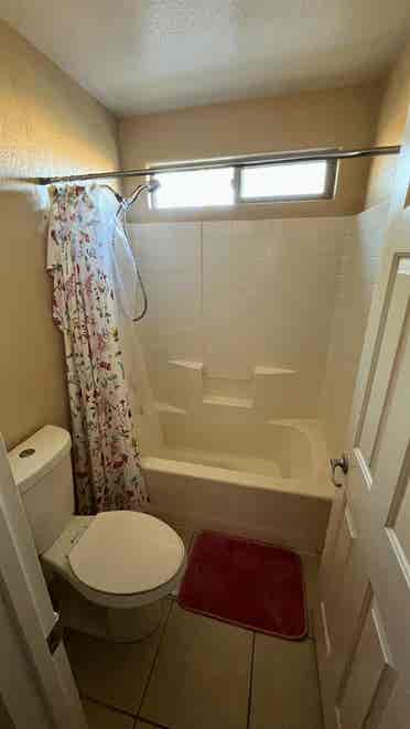 Beautiful Rhodes Ranch Room 4 Rent!