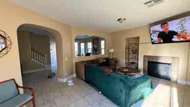 Beautiful Rhodes Ranch Room 4 Rent!