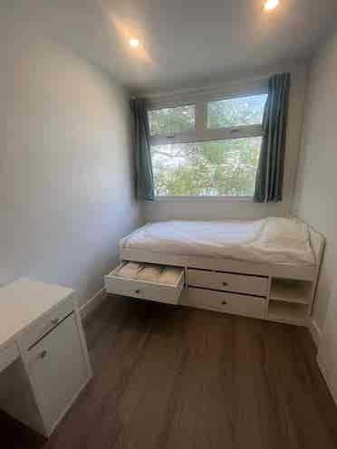 single occupancy furnished room