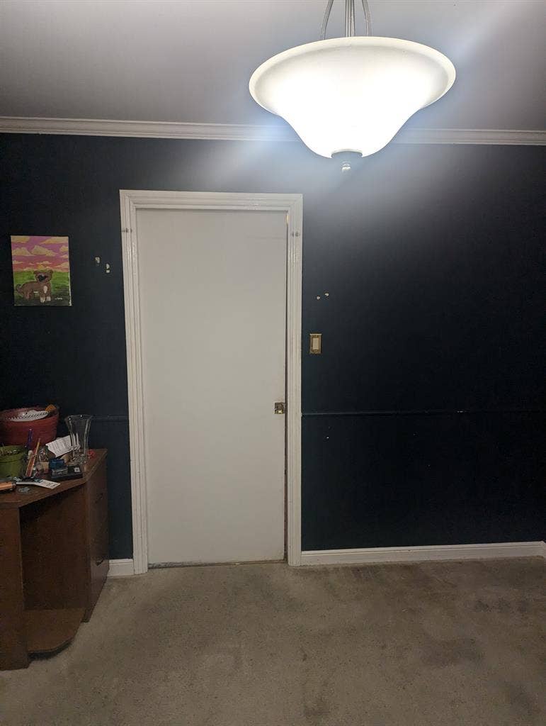 seeking female roommate in Sunset