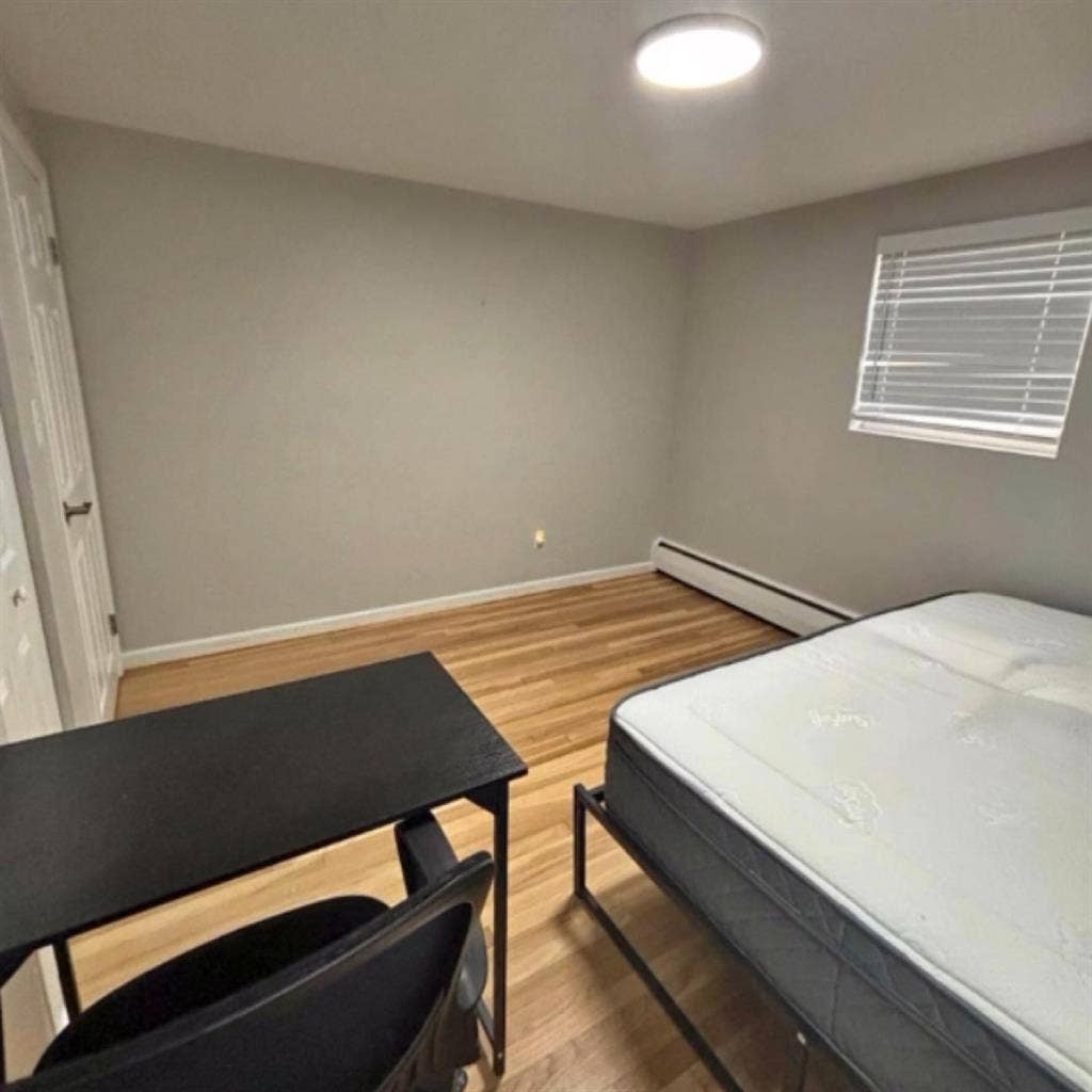 Room for rent - female roommate