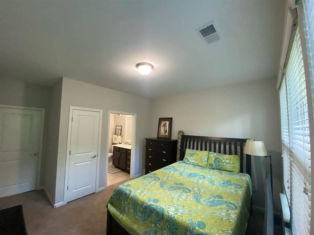 1BR w/ private BA for rent