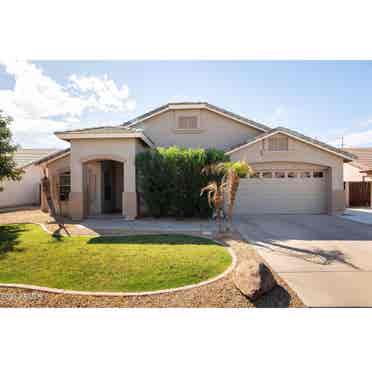 Private room in Gilbert with pool.