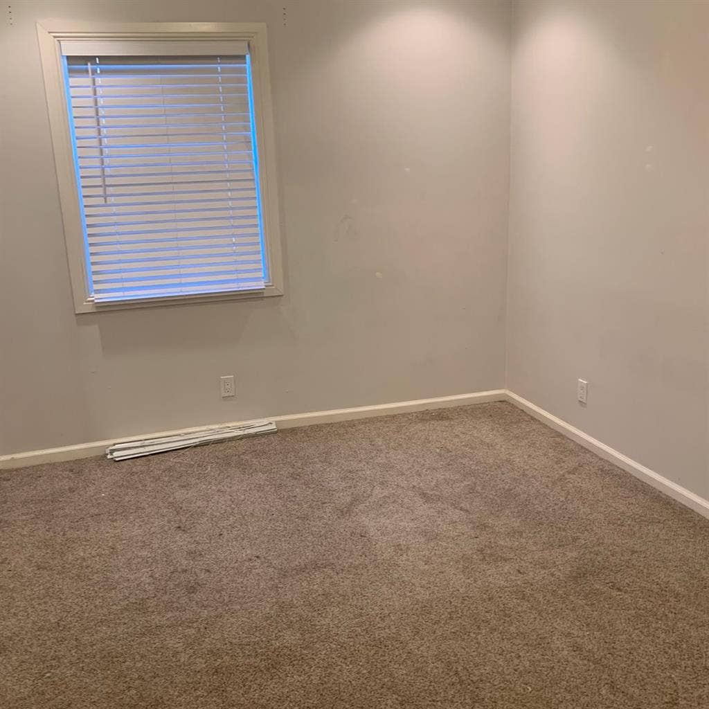 Roommate Needed in Noho!