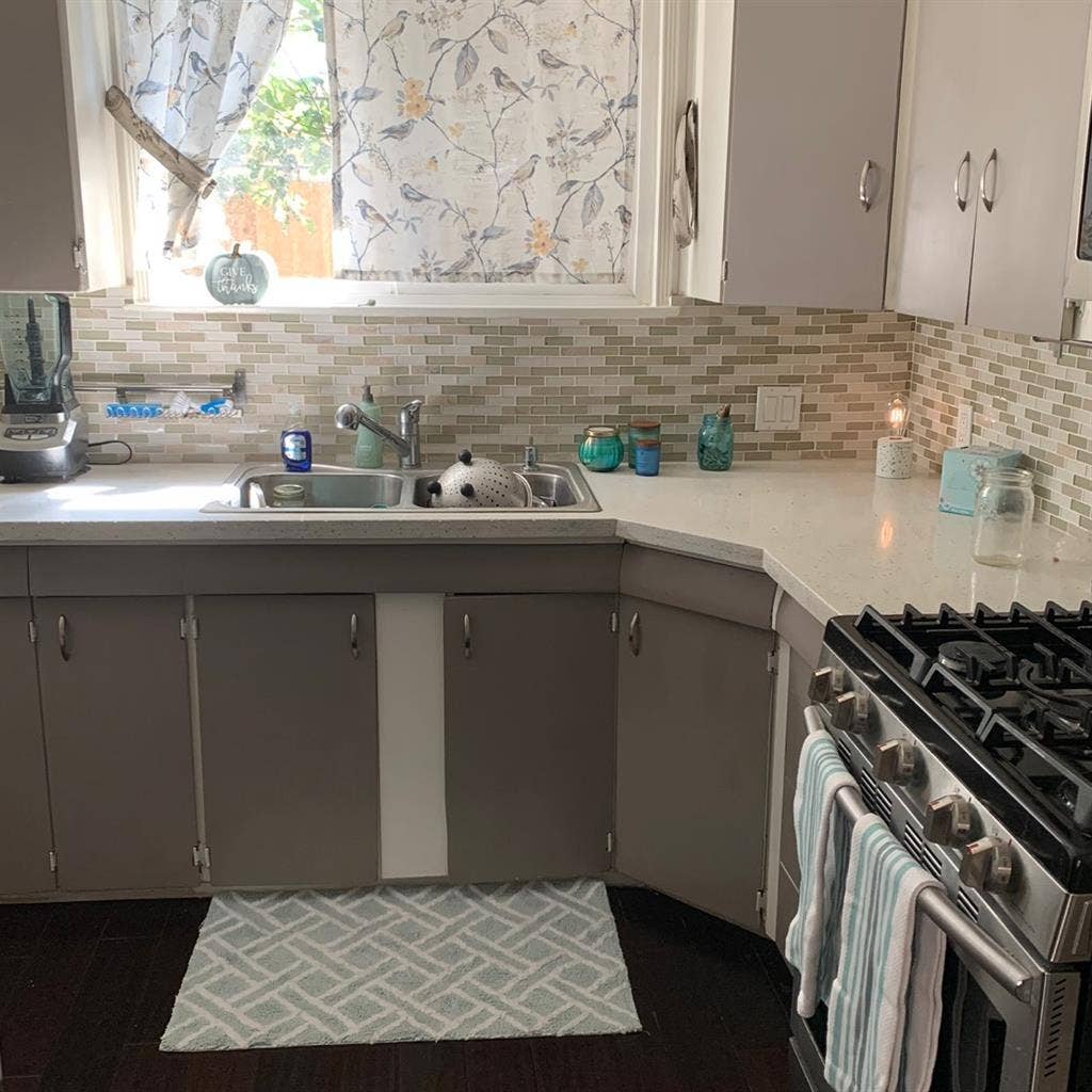 Roommate Needed in Noho!