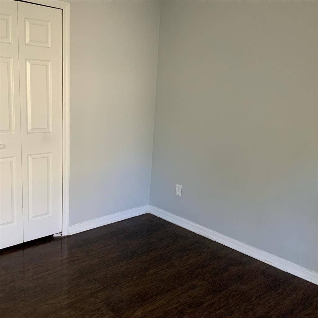 Room for rent in metrowest 
 house