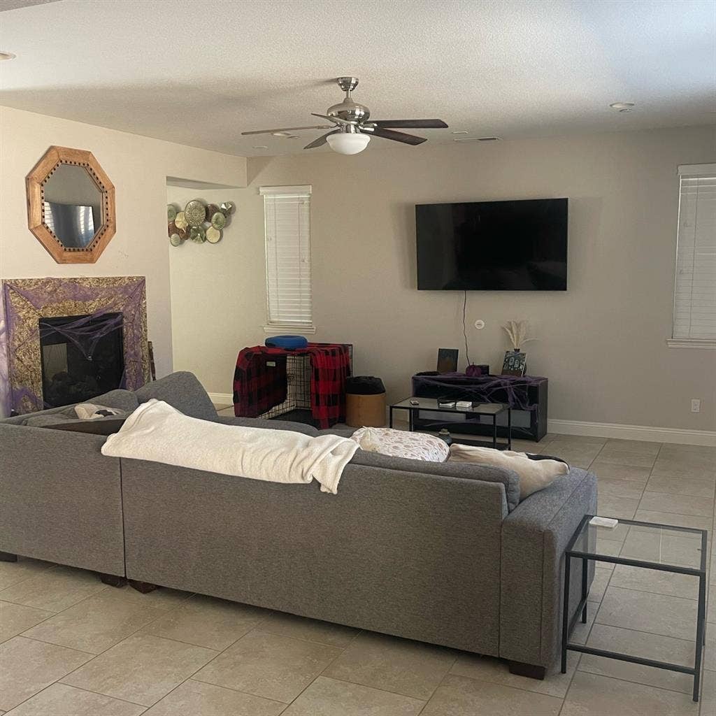 Master Bedroom For Rent Female Only