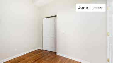 2 BR in Chicago