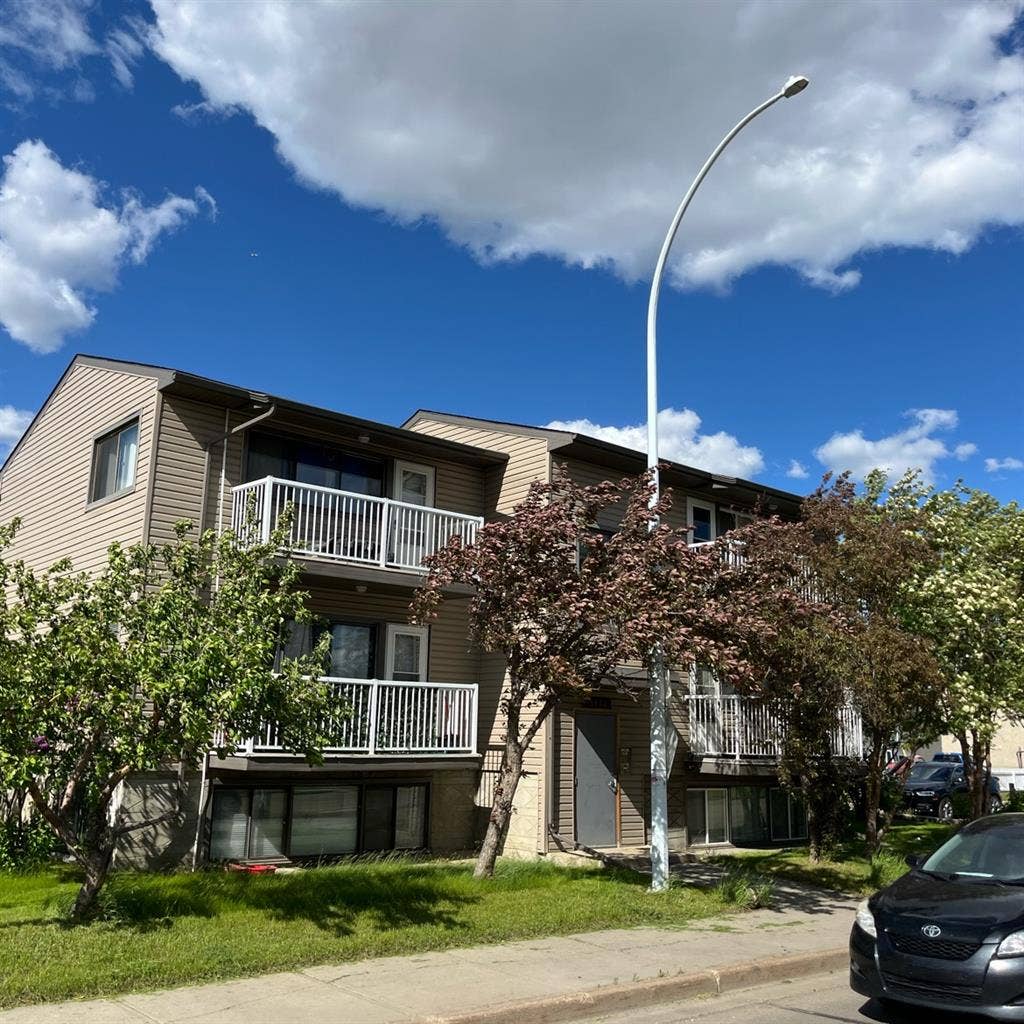 1 bed apartment in west Edmonton