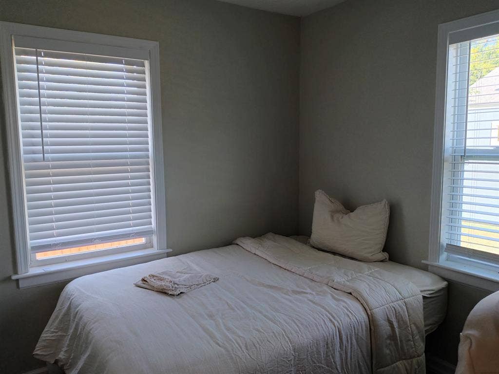 Female Tenant 1 Bedroom for Rent