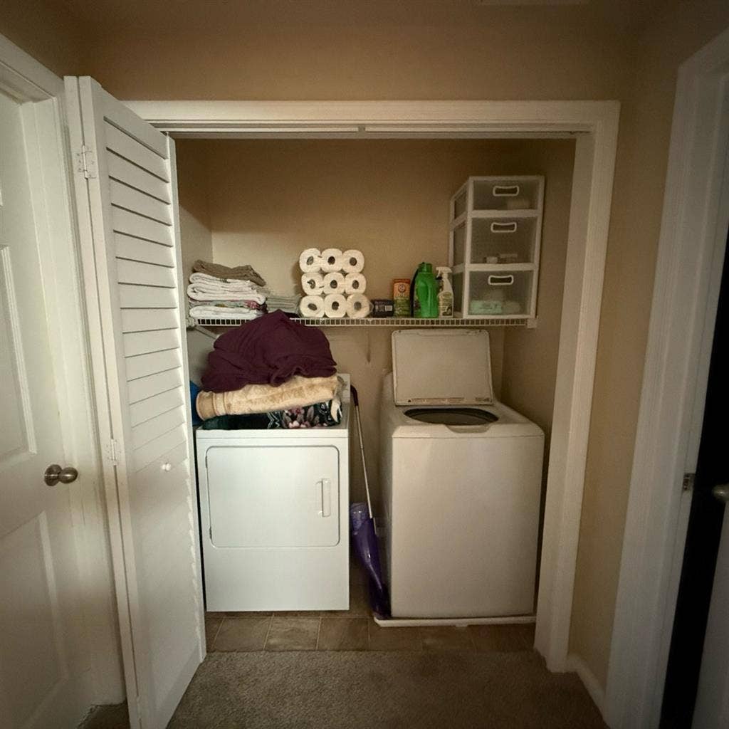 Room + Bathroom in San Ramon $