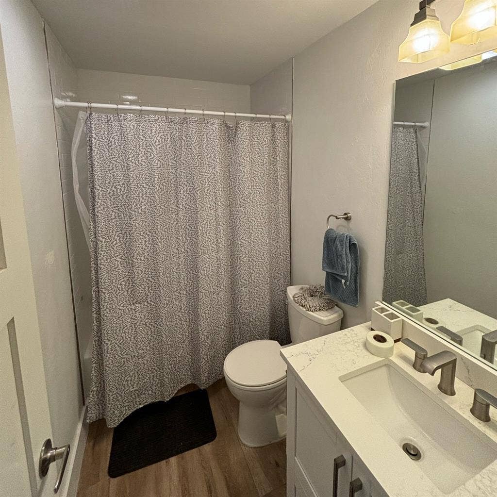 1 room and shared bathroom