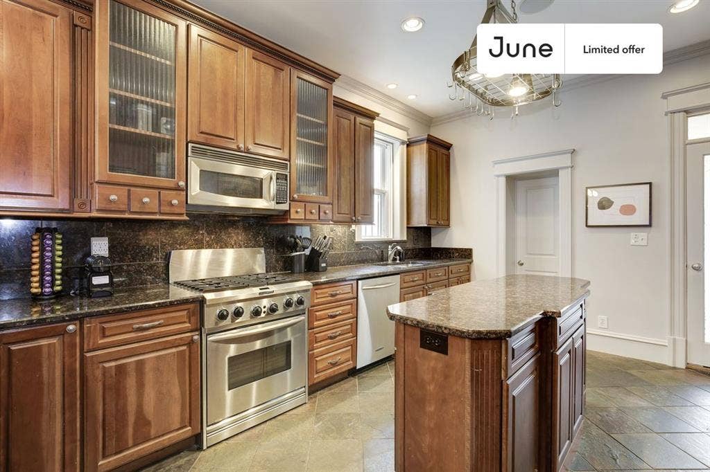 4 BR in Washington DC