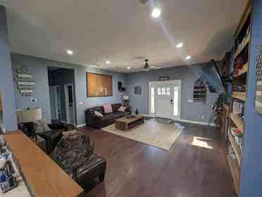 Bedroom in Peaceful & Safe House