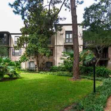 Beautiful apartment at The Galleria