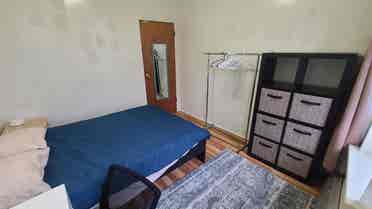 Furnished private room in a 3BR!