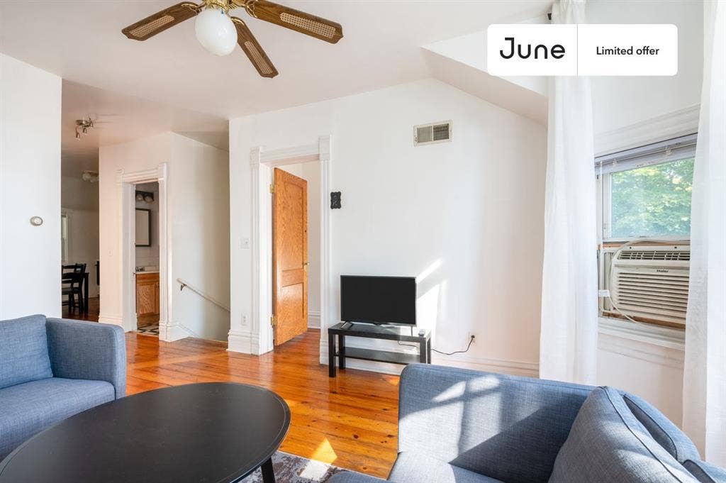 2 BR in Chicago