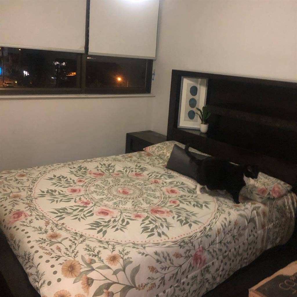 Furnished room with Queensize bed