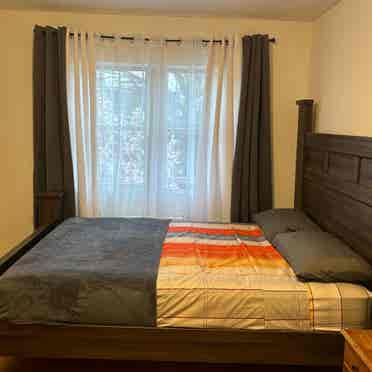 CROWN HEIGHTS- ROOM WITH BATHROOM