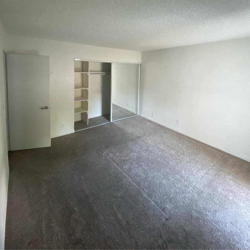 Large Bedroom in Sherman Oaks!