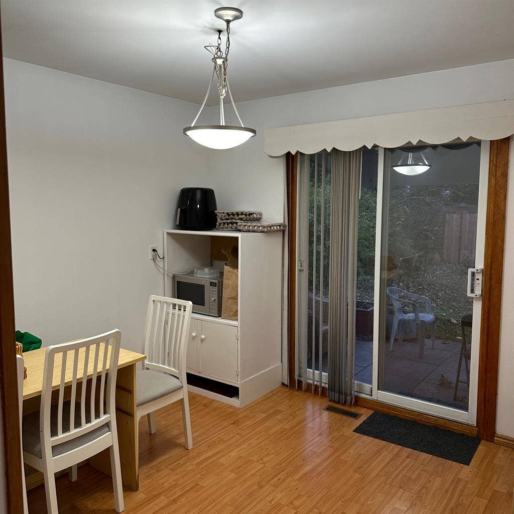 Accomodation for a Girl- NorthYork